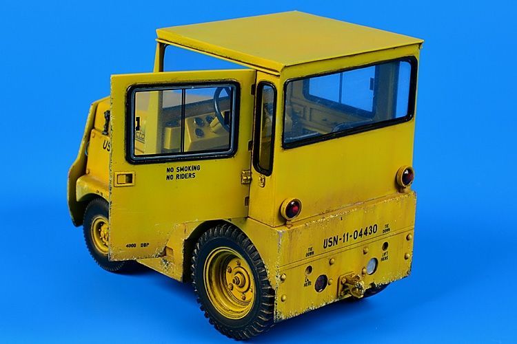 1:32 UNITED TRACTOR GC340/SM-340 US NAVY/DLA (with cab)
