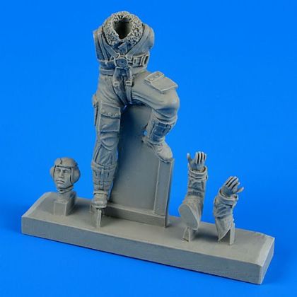 1:32 German Luftwaffe Pilot WWII for Bf 109 late v.