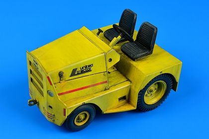 1:32 UNITED TRACTOR GC-340/SM340 tow tractor (dual mounting)
