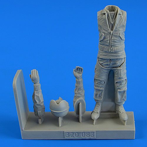 1:32 German modern Luftwaffe/Marine Fighter Pilot