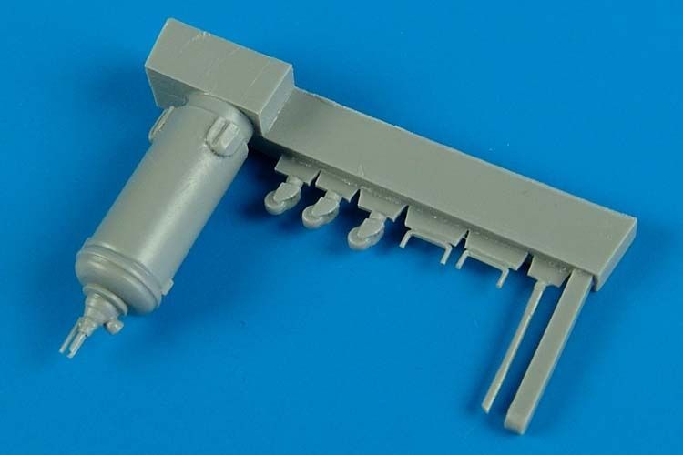 1:48 Bucket lubrication pump