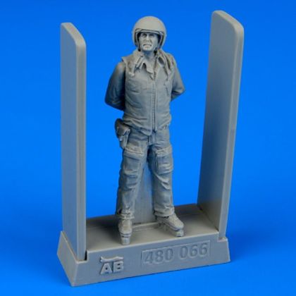 1:48 Soviet air force Fighter pilot