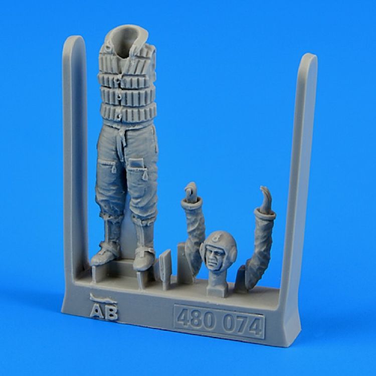 1:48 German Luftwaffe Pilot WWII with life jacket