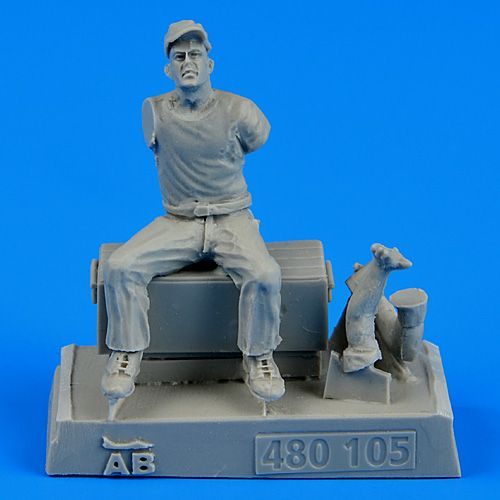 1:48 U.S. Army aircraft mechanic WWII - Pacific theatre