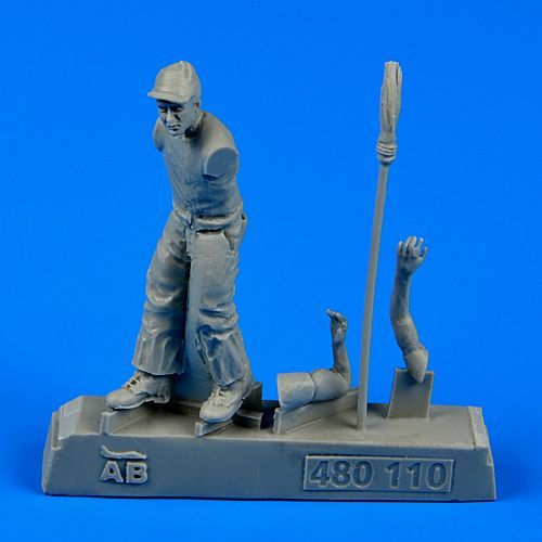1:48 U.S. Army aircraft mechanic WWII - Pacific theatre