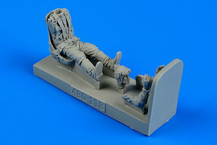 1:48 Russian Fighter Pilot WWII with seat for La-5