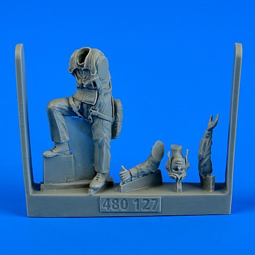 1:48 US Navy Pilot WWII - Pacific Theatre