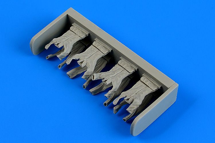 1:48 Military underwear WWII on the clothesline