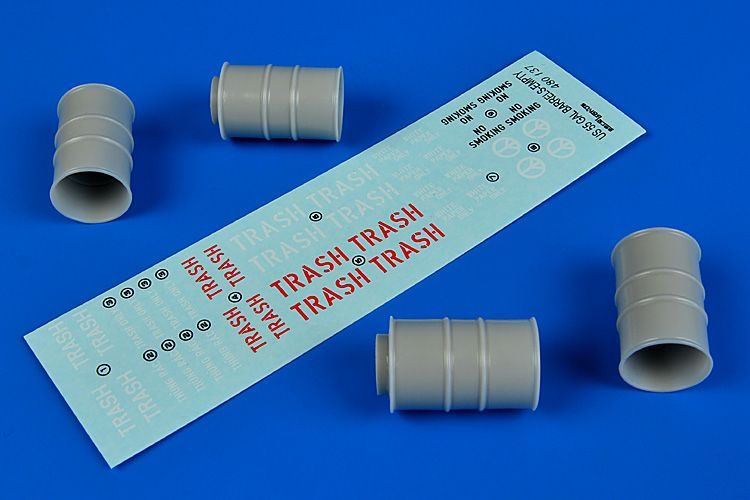 1:48 US 55 gallon barrels (empty)