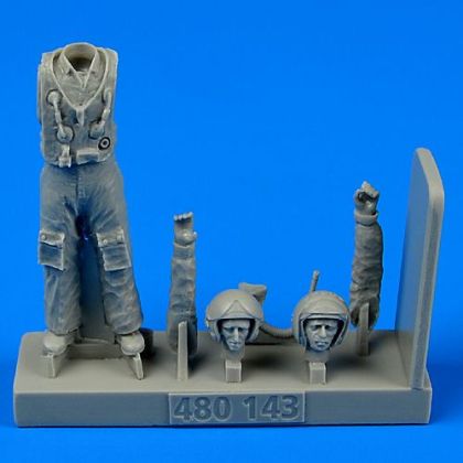 1:48 Soviet Pilot with life jacket - the Cold War period