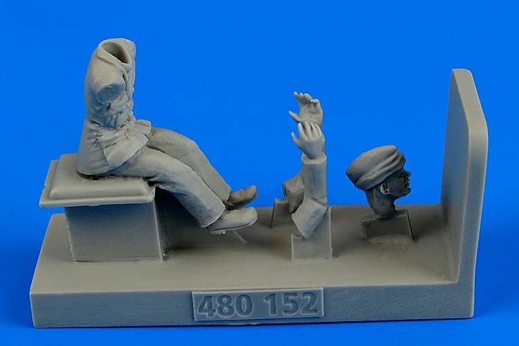 1:48 WWII RAF Driver for Albion Fueller