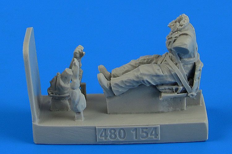 1:48 Soviet Woman Pilot WWII with seat for Po-2