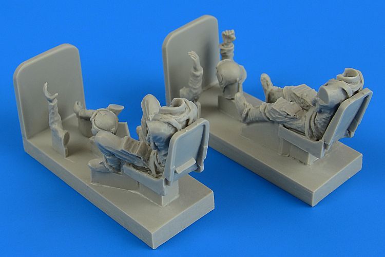 1:48 German Luftwaffe Pilot & Operator with seats for Me-262B-1A/U1