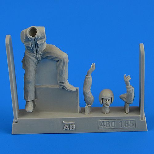 1:48 Warsaw Pact Aircraft Mechanic - part 1