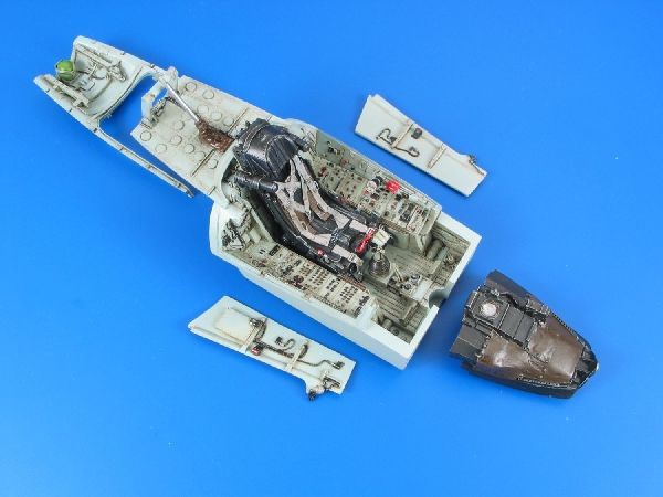1:32 Su-27 Flanker B cockpit set (with clear parts)