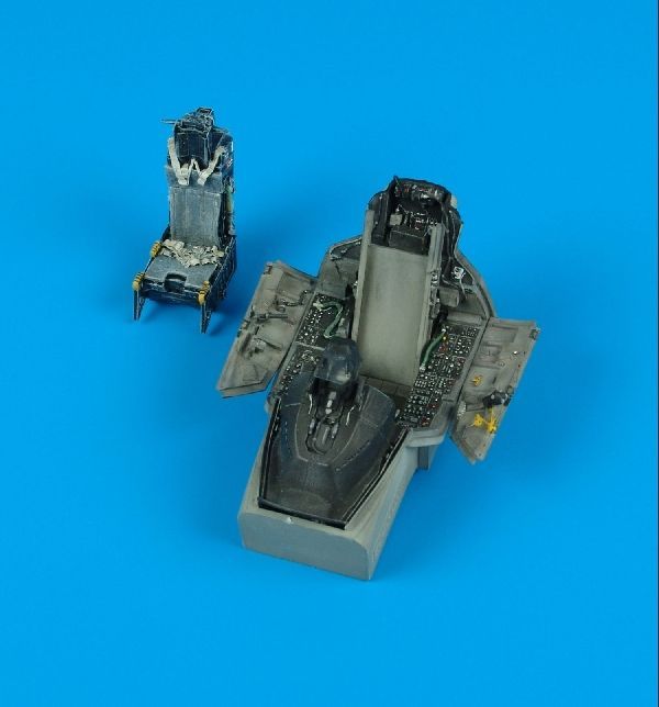 1:32 F-16C/CJ Fighting Falcon cockpit set