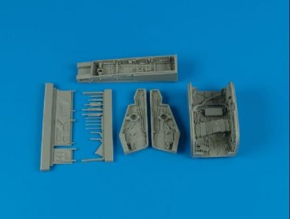 1:32 F-100D Super Sabre wheel bays