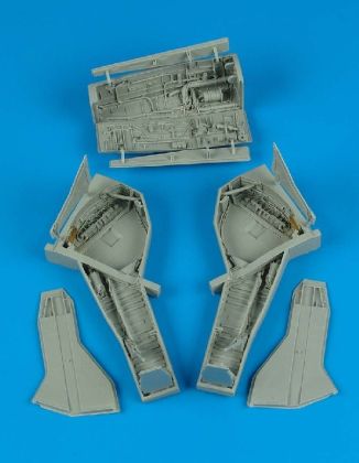 1:32 F-105 Thunderchief wheel bays
