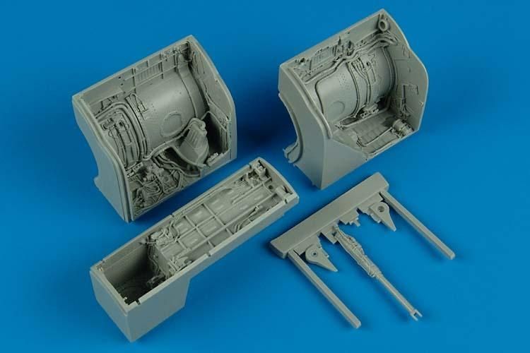 1:32 MiG-23 Flogger wheel bays