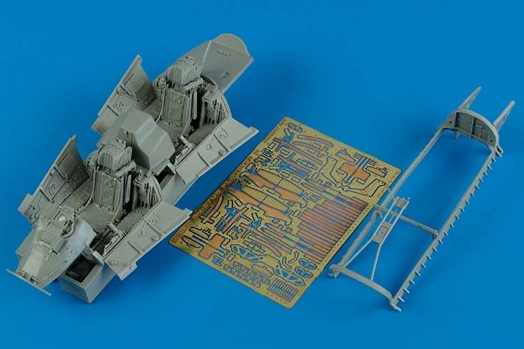 1:32 Su-27UB Flanker C cockpit set
