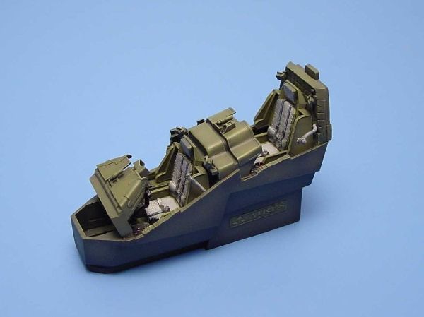 1:48 AH-64A Apache cockpit set