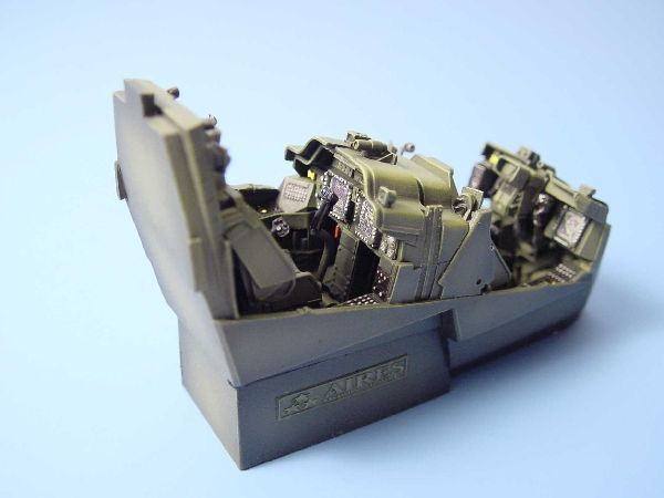 1:48 AH-64D Longbow Apache cockpit set