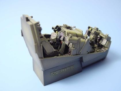 1:48 AH-64D Longbow Apache cockpit set