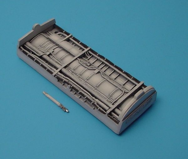 1:48 F-8 Crusader Engine duct bay (for raised wing)