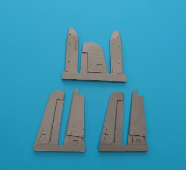 1:48 F4U-1 Corsair control surfaces
