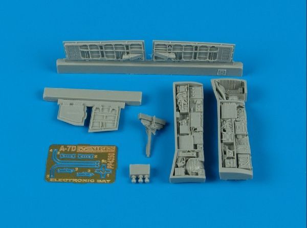 1:48 A-7D Corsair II electronic bays