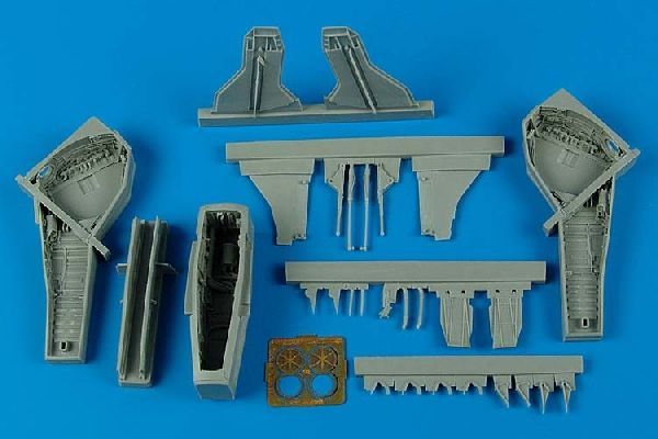 1:48 F-105D Thunderchief wheel bays