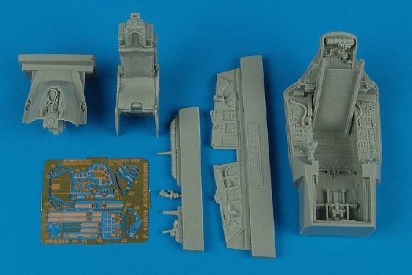 1:48 F-16C/N Aggressor cockpit set