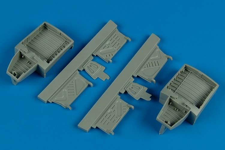 1:48 F4U-7 Corsair wheel bays