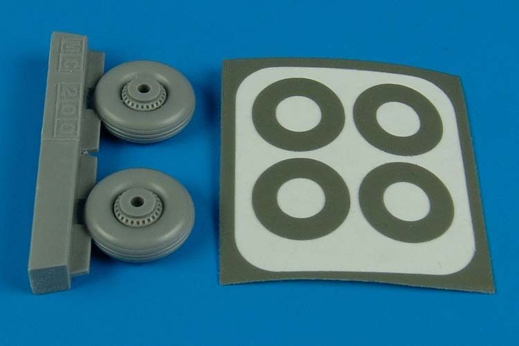 1:48 Macchi MC.200 Saetta wheels & paint masks