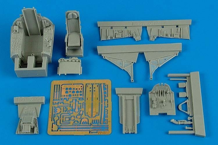 1:48 F-100C Super Sabre cockpit set - (early version)