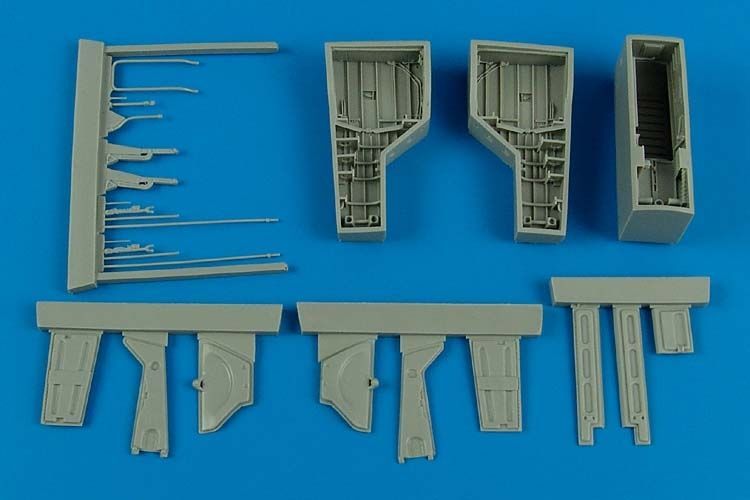 1:48 T-28 Trojan wheel bays