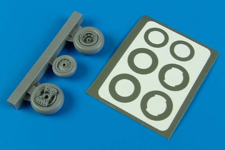 1:48 T-28 Trojan wheels & paint masks