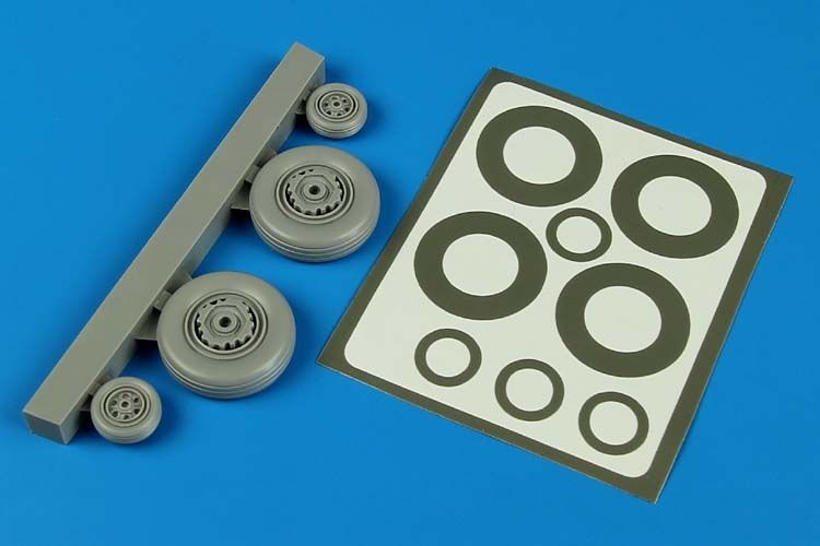 1:48 S2F Tracker wheels & paint masks