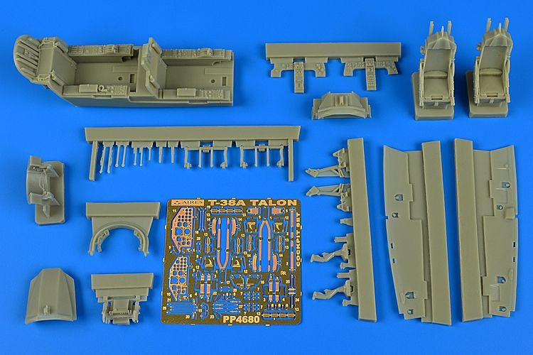 1:48 T-38A Talon cockpit set