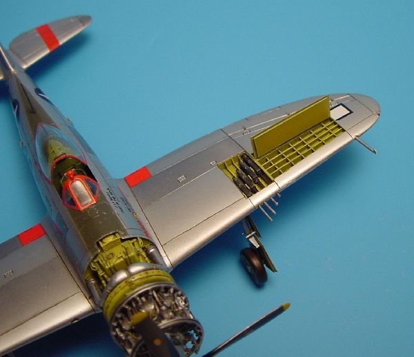 1:72 P-47D Thunderbolt gun bays
