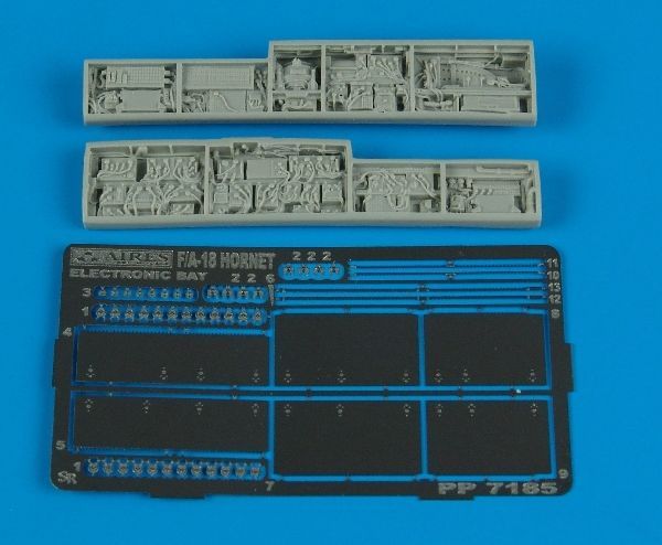 1:72 F/A-18 Hornet electronic bays