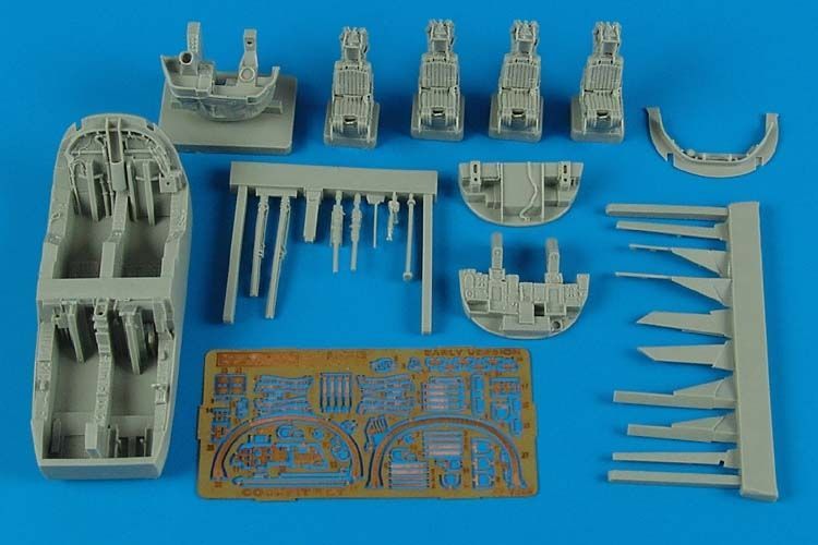 1:72 EA-6B Prowler ICAP-2 cockpit set - (early version)