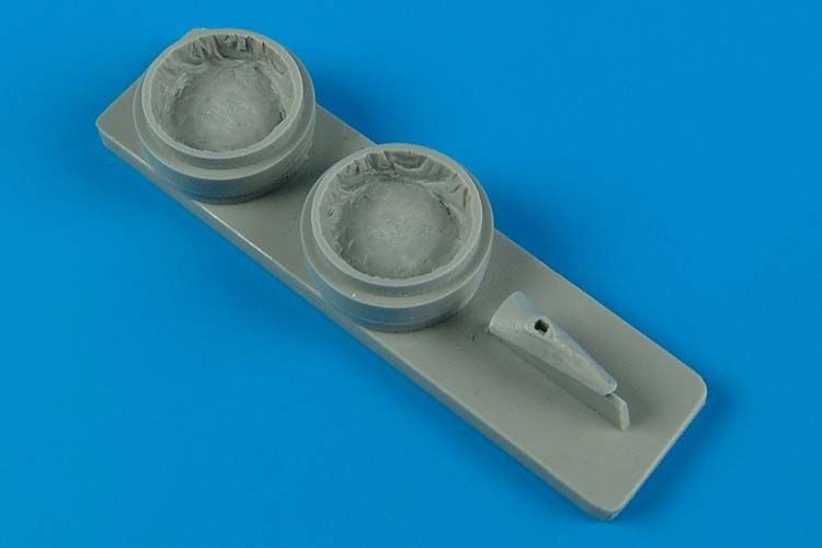 1:72 P-40B/C wheel bays
