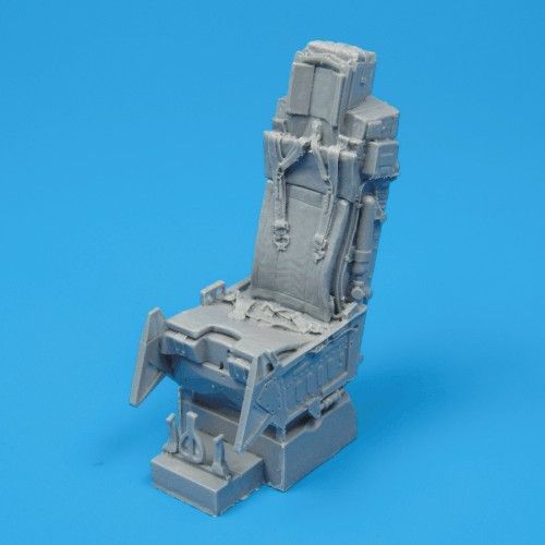 1:32 F-16 Fighting Falcon ejection seat with safety belts
