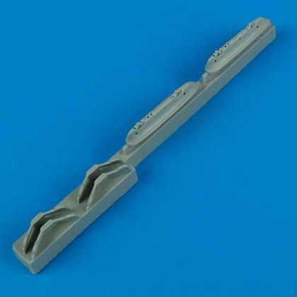 1:32 P-51D Mustang pylons