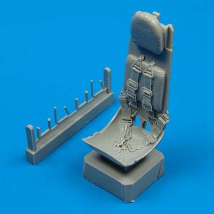 1:48 He 162 ejection seat with safety belts