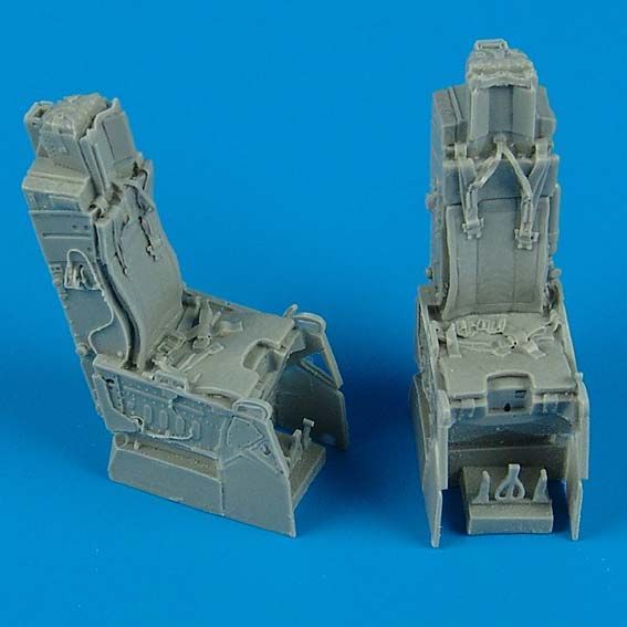 1:48 F-15D Eagle ejection seats with safety belts