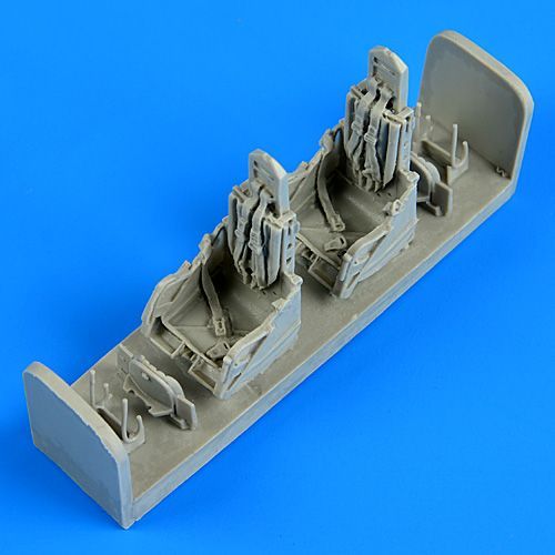 1:48 L-29 Delfín - early ejection seats with safety belts
