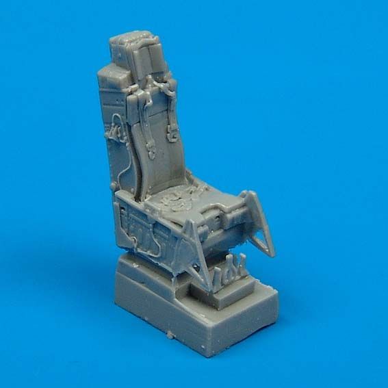 1:72 F-16A/C Fighting Falcon ejection seat with safety belts