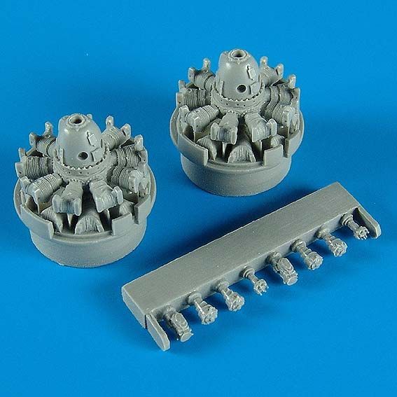 1:72 P-61A Black Widow engines